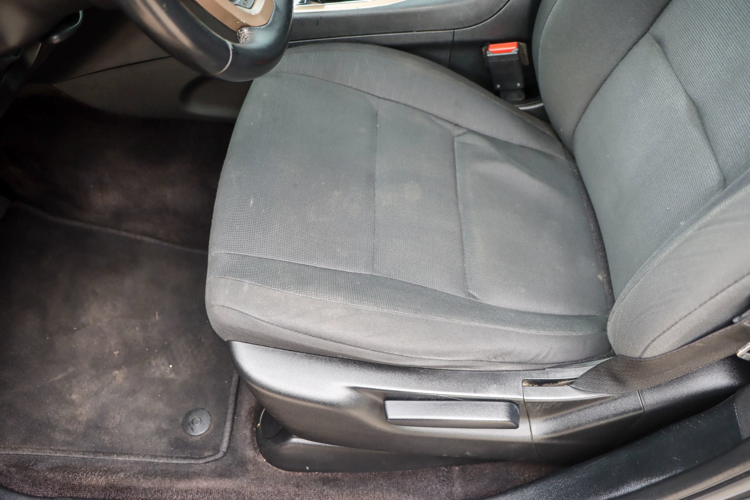 Used 2017 Jeep Grand Cherokee Laredo RWD image 15