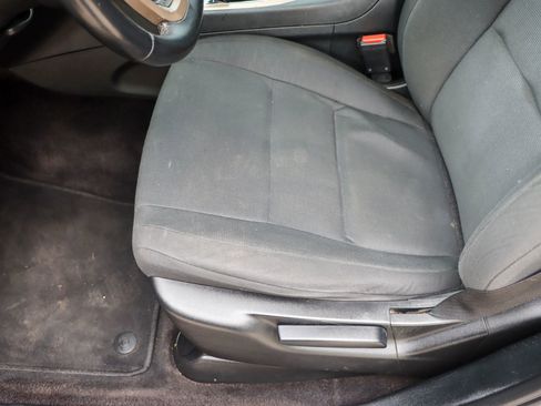 Used 2017 Jeep Grand Cherokee Laredo RWD image 15