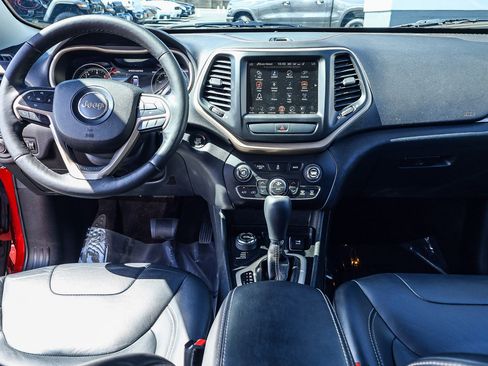 Used 2016 Jeep Cherokee Limited image 6