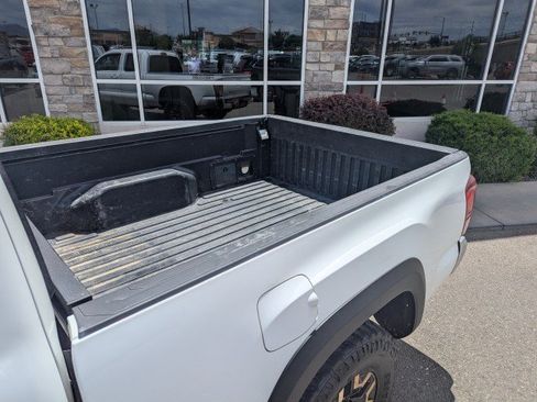Used 2019 Toyota Tacoma TRD Off-Road AWD/4WD image 21