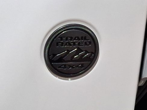 Used 2022 Jeep Gladiator Willys image 28