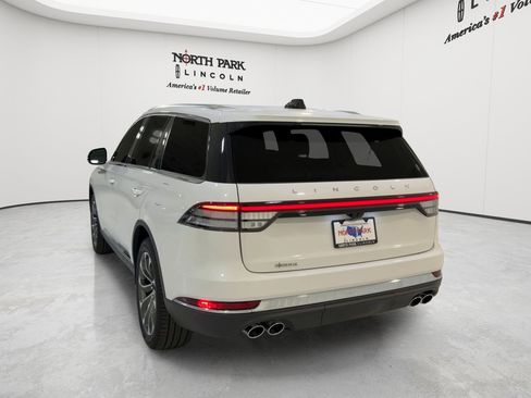 New 2026 Lincoln Aviator AWD image 8