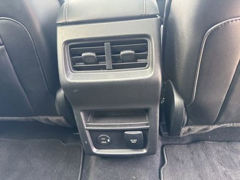 Used 2022 Ford Edge Titanium w/ Class II Trailer Tow Package image 16