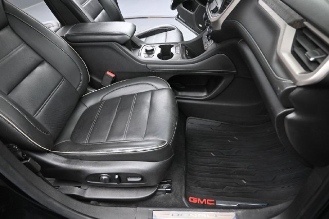 Used 2021 GMC Acadia Denali w/ Denali Technology Package AWD/4WD image 24