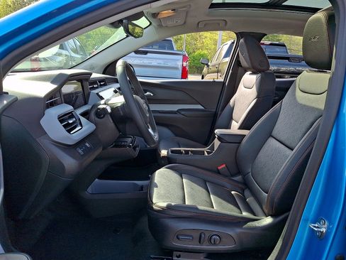 New 2027 Chevrolet Bolt RS w/ Technology Package FWD image 10