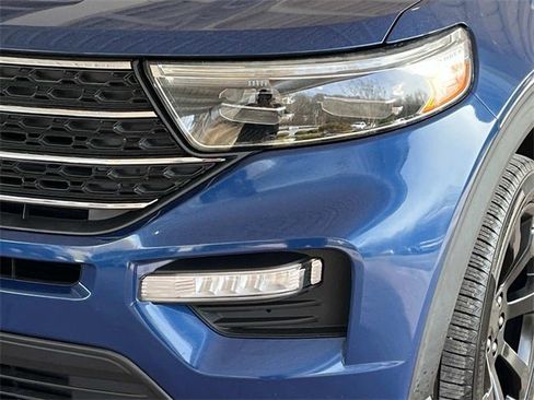 Used 2020 Ford Explorer XLT w/ Equipment Group 202A image 10