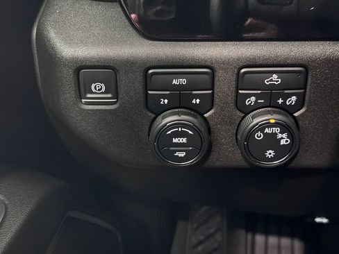 Certified 2023 Chevrolet Silverado 1500 LT AWD/4WD image 22