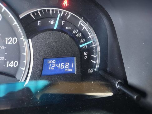 Used 2013 Toyota Camry XLE w/ Convenience Pkg image 18