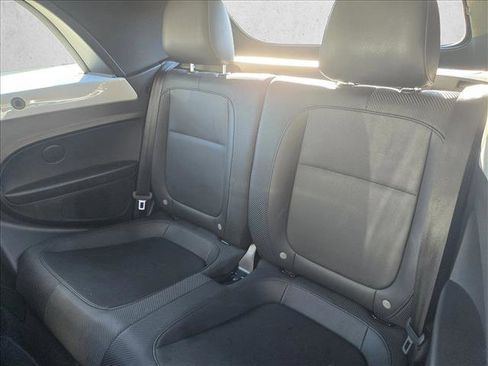 Used 2018 Volkswagen Beetle 2.0T S w/ Style & Comfort Package image 12