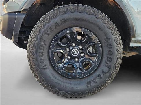 Used 2023 Ford Bronco Wildtrak image 23