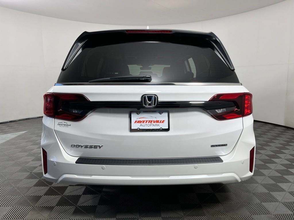 Certified 2026 Honda Odyssey Touring image 17