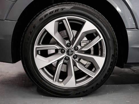 Used 2021 Audi e-tron Premium Plus w/ Premium Plus Package AWD/4WD image 55