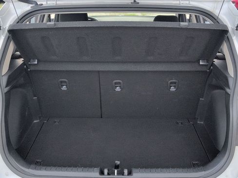 Used 2025 Hyundai Venue SEL FWD image 28