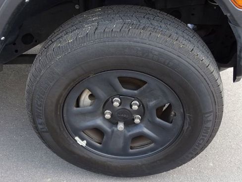 Used 2022 Jeep Wrangler Sport image 12