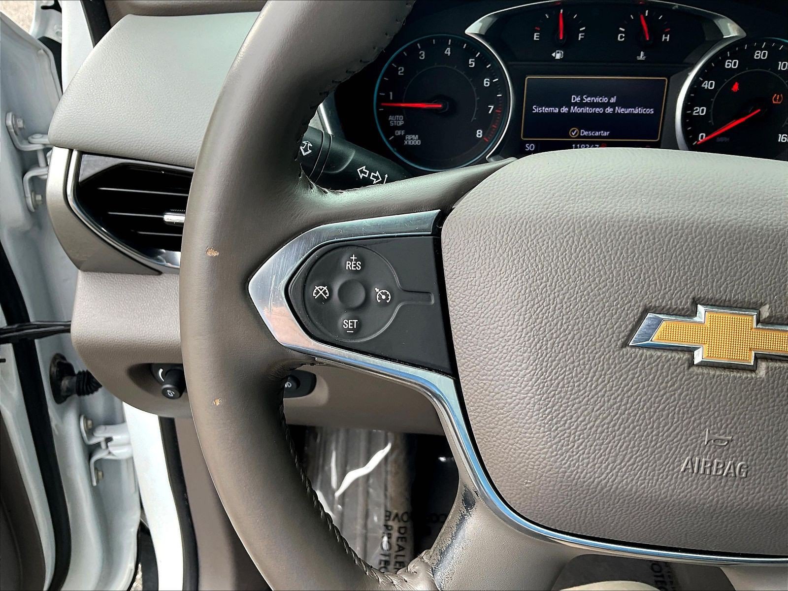 Used 2020 Chevrolet Traverse LT w/ LT Premium Package FWD image 13