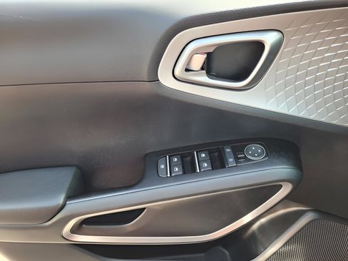 Used 2022 Kia Soul X-Line image 23