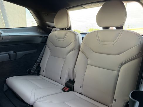 Used 2025 Volvo EX90 Ultra AWD/4WD image 35