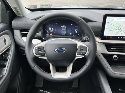 New 2025 Ford Explorer Active w/ Active Comfort Package image 16