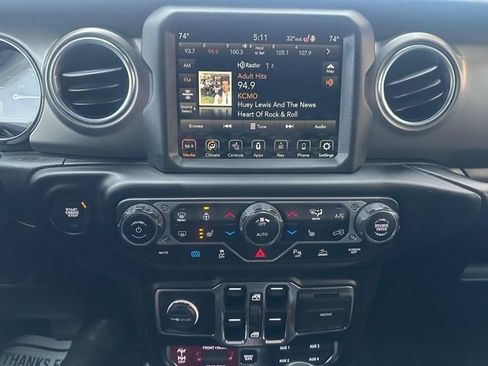 Used 2022 Jeep Wrangler Unlimited Rubicon 4xe w/ Cold Weather Group AWD/4WD image 16