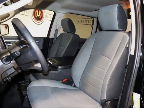 Used 2022 RAM 1500 Classic SLT image 33