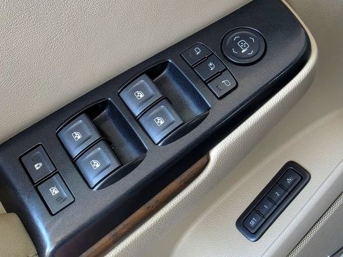 Used 2018 GMC Yukon Denali w/ Denali Ultimate Package AWD/4WD image 25
