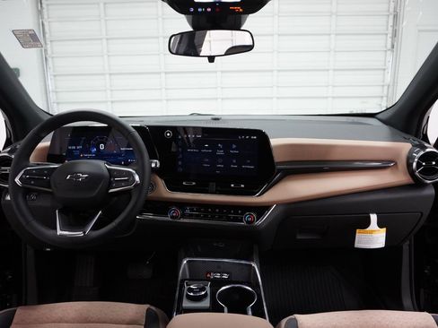 New 2026 Chevrolet Equinox ACTIV w/ Convenience Package III image 41