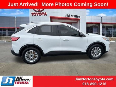 Used 2022 Ford Escape SE w/ Convenience Package FWD image 9