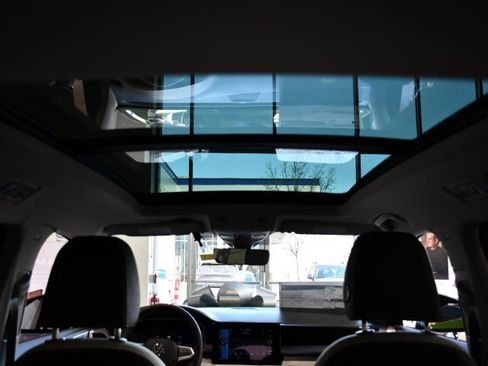 New 2026 Volkswagen Taos SE image 22