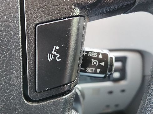 Used 2013 Toyota Tundra 2WD CrewMax w/ Tow Pkg image 16