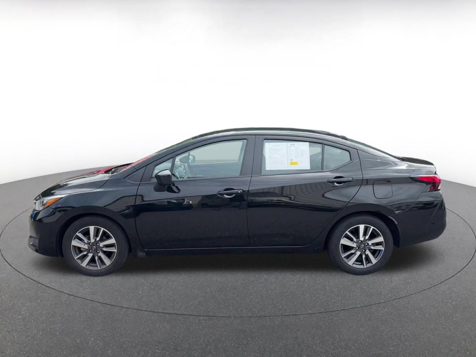 Used 2025 Nissan Versa SV FWD image 7
