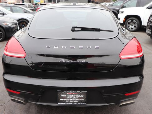 Used 2016 Porsche Panamera 4 image 4