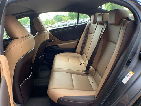 Used 2019 Lexus ES 300h w/ Premium Package FWD image 23