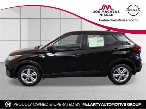 New 2025 Nissan Kicks Play S image 3