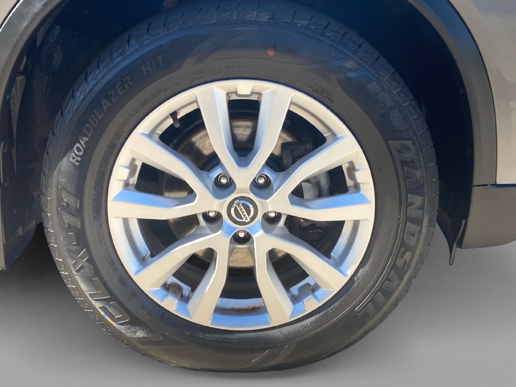 Used 2018 Nissan Rogue SV AWD/4WD image 9