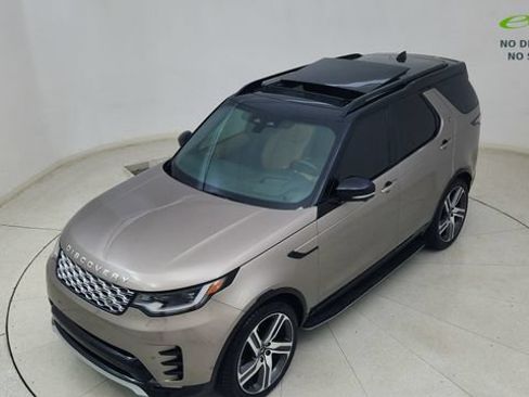 Used 2024 Land Rover Discovery Metropolitan Edition AWD/4WD image 86