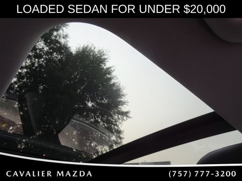Used 2021 Hyundai Sonata Limited w/ Preferred Accessory Package FWD image 12