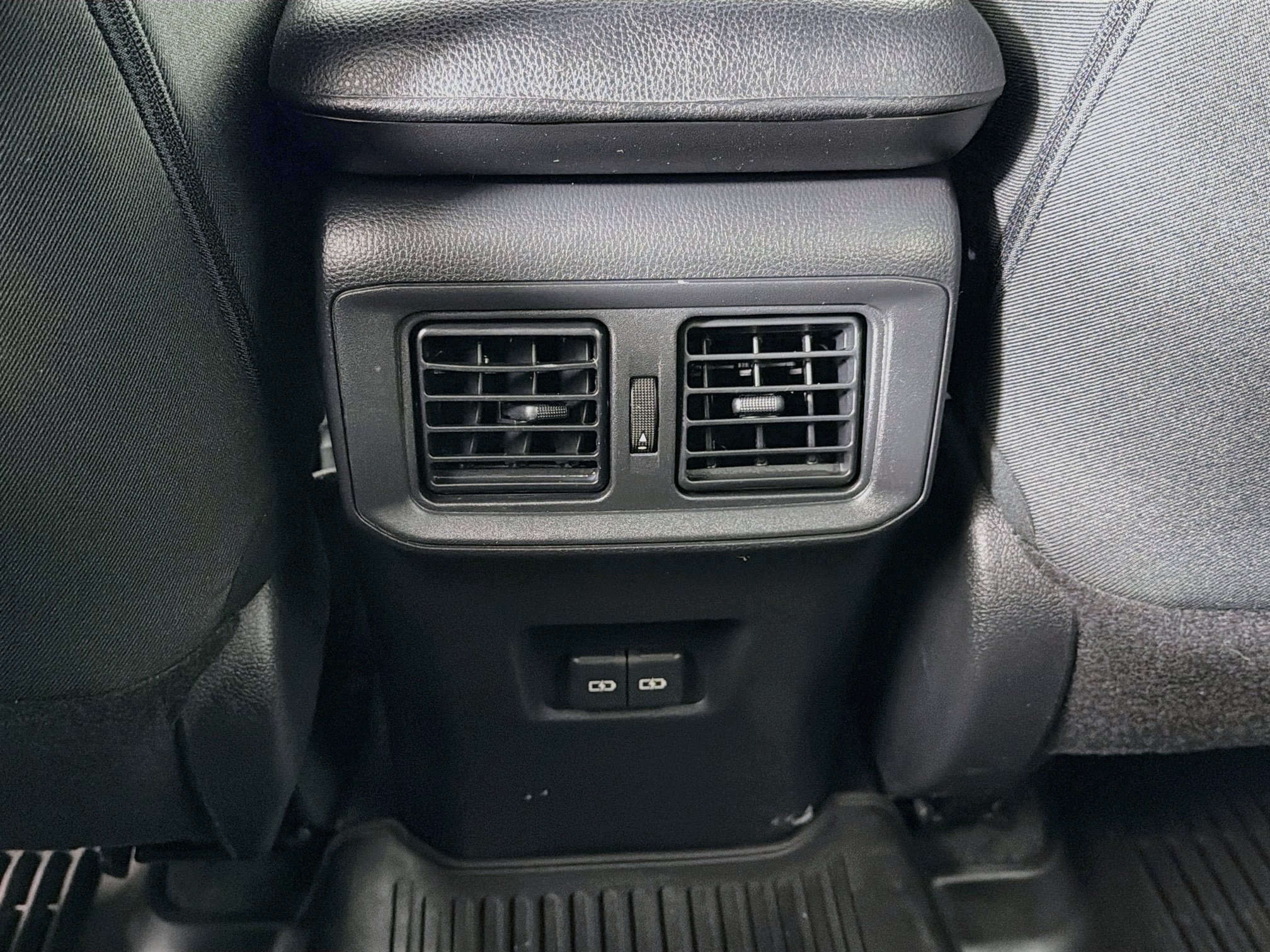 Used 2022 Toyota RAV4 SE AWD/4WD image 27