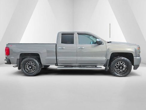 Used 2017 Chevrolet Silverado 1500 LTZ Z71 AWD/4WD image 4
