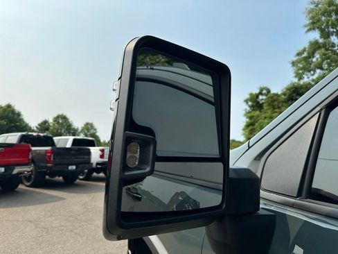 Used 2025 Chevrolet Silverado 2500 ZR2 w/ Technology Package AWD/4WD image 20