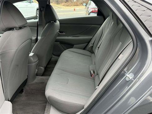 Used 2024 Hyundai Elantra SEL image 11