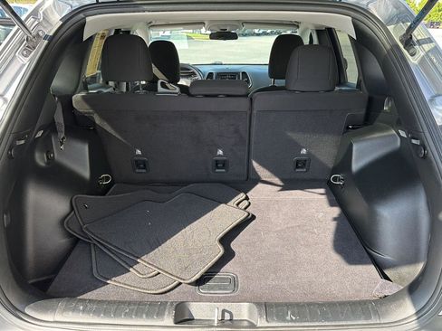 Used 2020 Jeep Cherokee Latitude FWD image 31