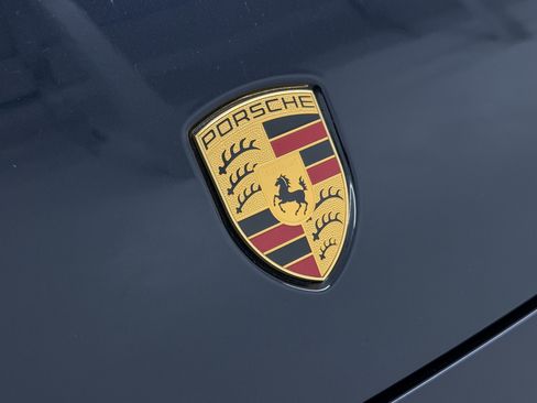 Certified 2023 Porsche Cayenne Platinum Edition image 66