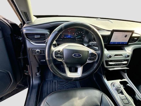 Used 2021 Ford Explorer XLT w/ Equipment Group 202A image 11
