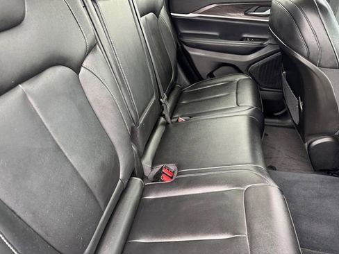 Certified 2023 Jeep Grand Cherokee Limited w/ Black Appearance Package image 28