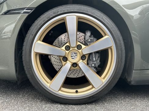 Certified 2022 Porsche 911 Carrera 4 image 14