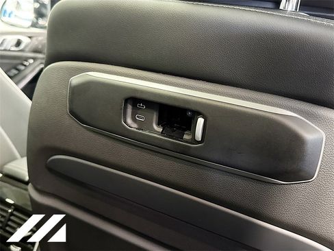 Used 2023 BMW X7 xDrive40i w/ M Sport Package image 28