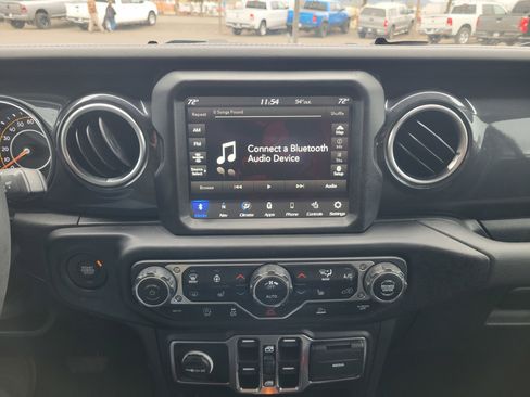 Used 2023 Jeep Wrangler Unlimited Sahara image 20