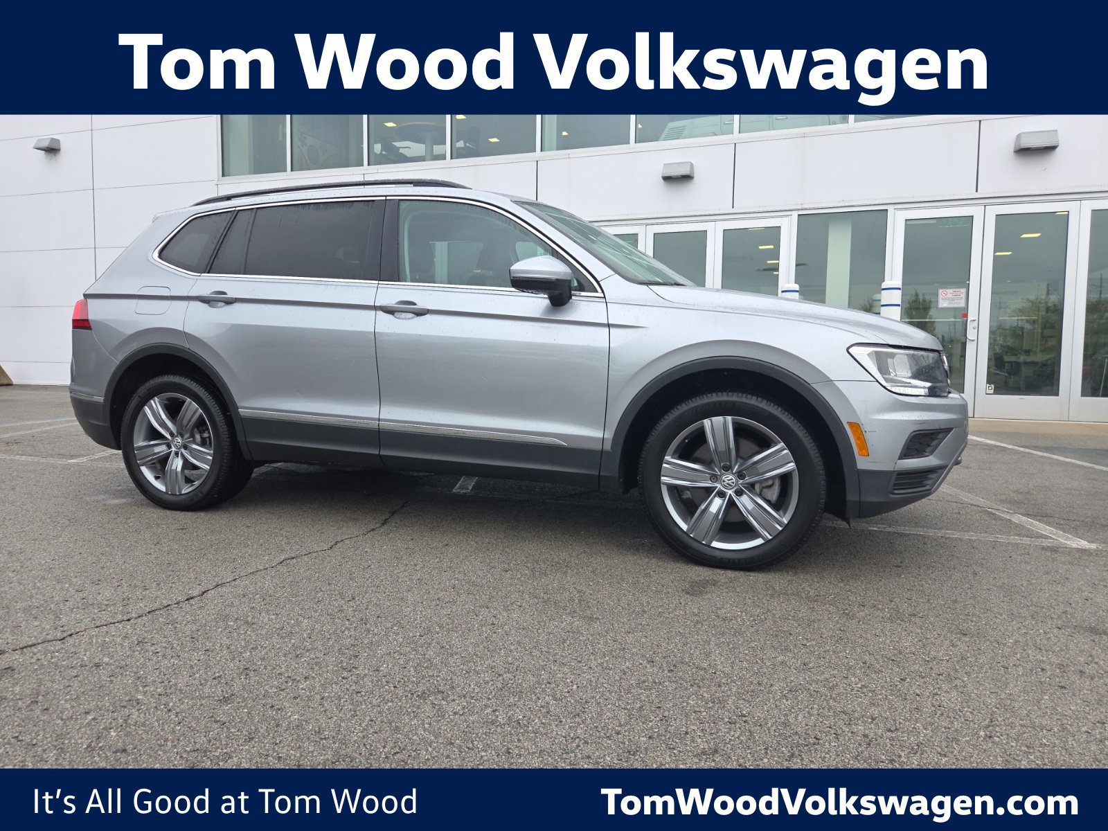 Used 2020 Volkswagen Tiguan SE w/ Panoramic Sunroof Package AWD/4WD image 1