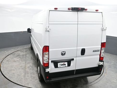 Used 2025 RAM ProMaster 2500 w/ Convenience Group image 23
