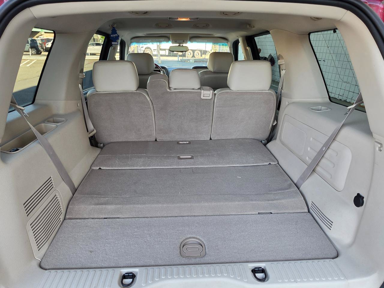 Used 2004 Lincoln Aviator AWD image 9